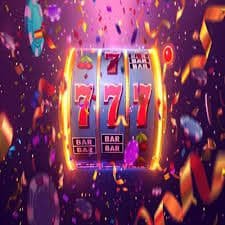 Phòng Bingo trực tuyến tại 7ball với bảng số và vòng quay may mắn sinh động trên màn hình
